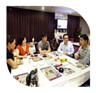 2010年10月21日，桂林新竹公司及中國建材聯(lián)合會(huì)生態(tài)環(huán)境建材分會(huì)領(lǐng)導(dǎo)到大自然巖盤石浴廣西旗艦店檢查指導(dǎo)工作
